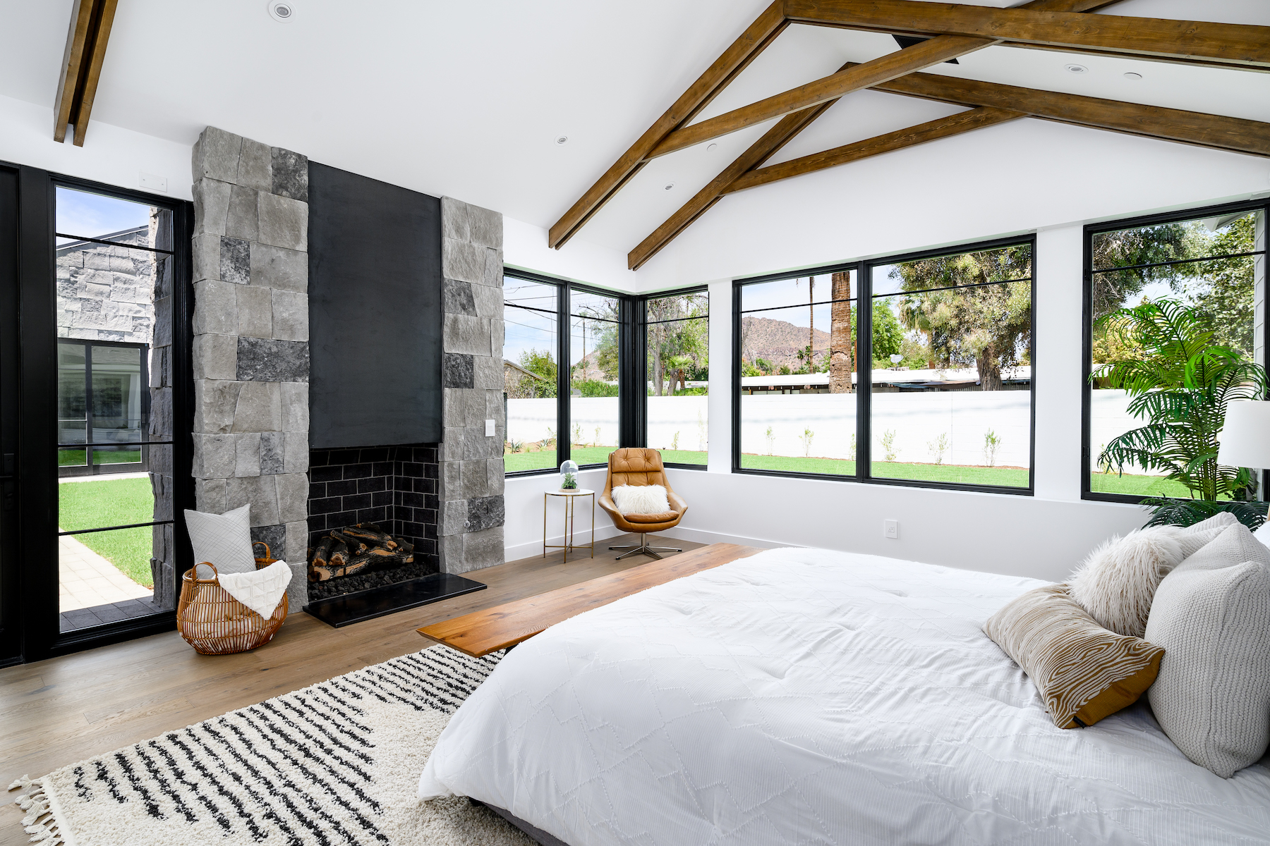 The Magnolia_master bedroom – Drewett Works